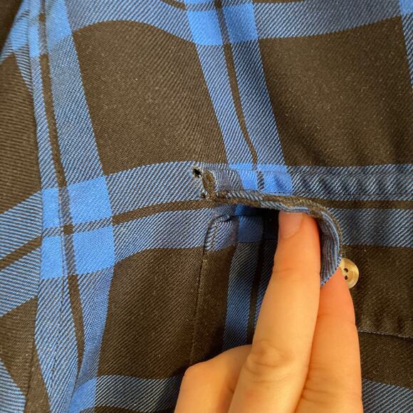 Cabelas Blue Black Checked Flannel Outdoors Gorpcore Button Down Shirt Size XL - Picture 8 of 16